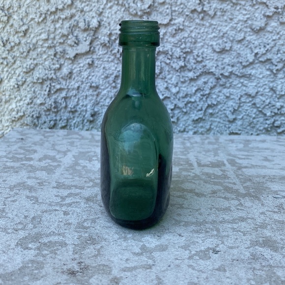 Vintage Green Glass Miniature Bottle Made in Portugal 🇵🇹 - Picture 3 of 9